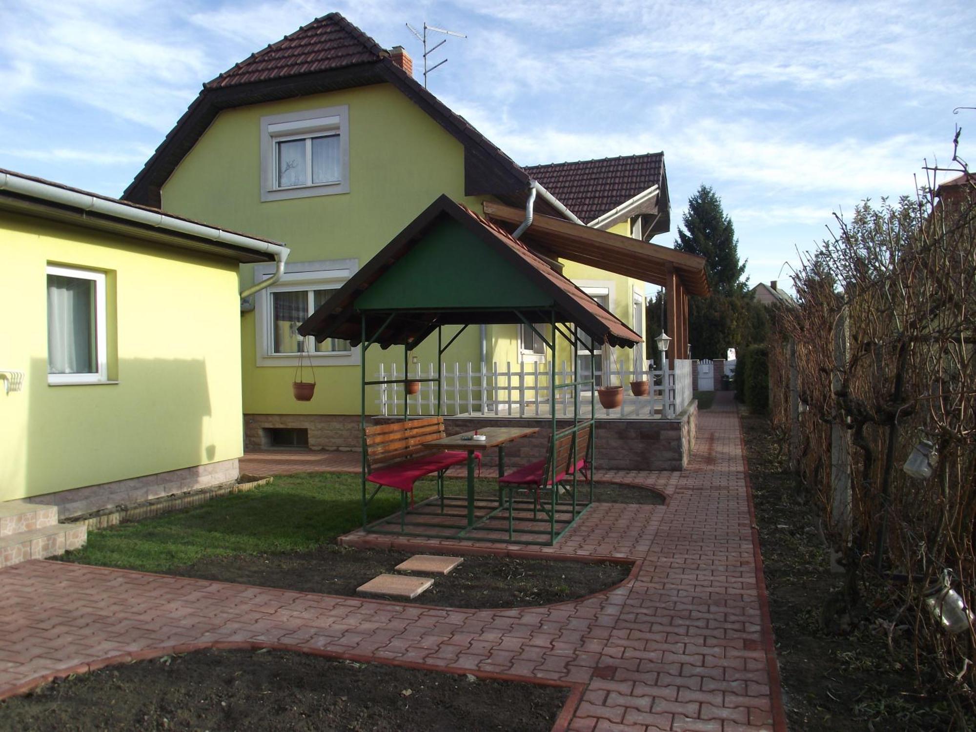 Apartman Kaszas Garden Mosonmagyaróvár Екстериор снимка
