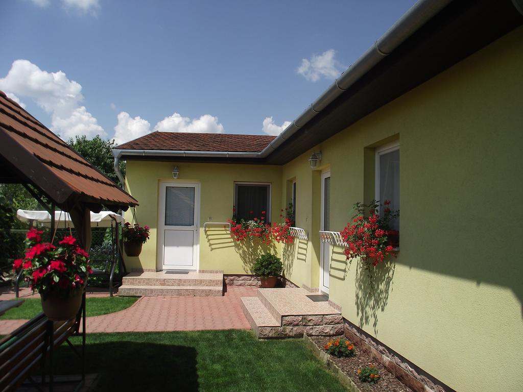 Apartman Kaszas Garden Mosonmagyaróvár Екстериор снимка