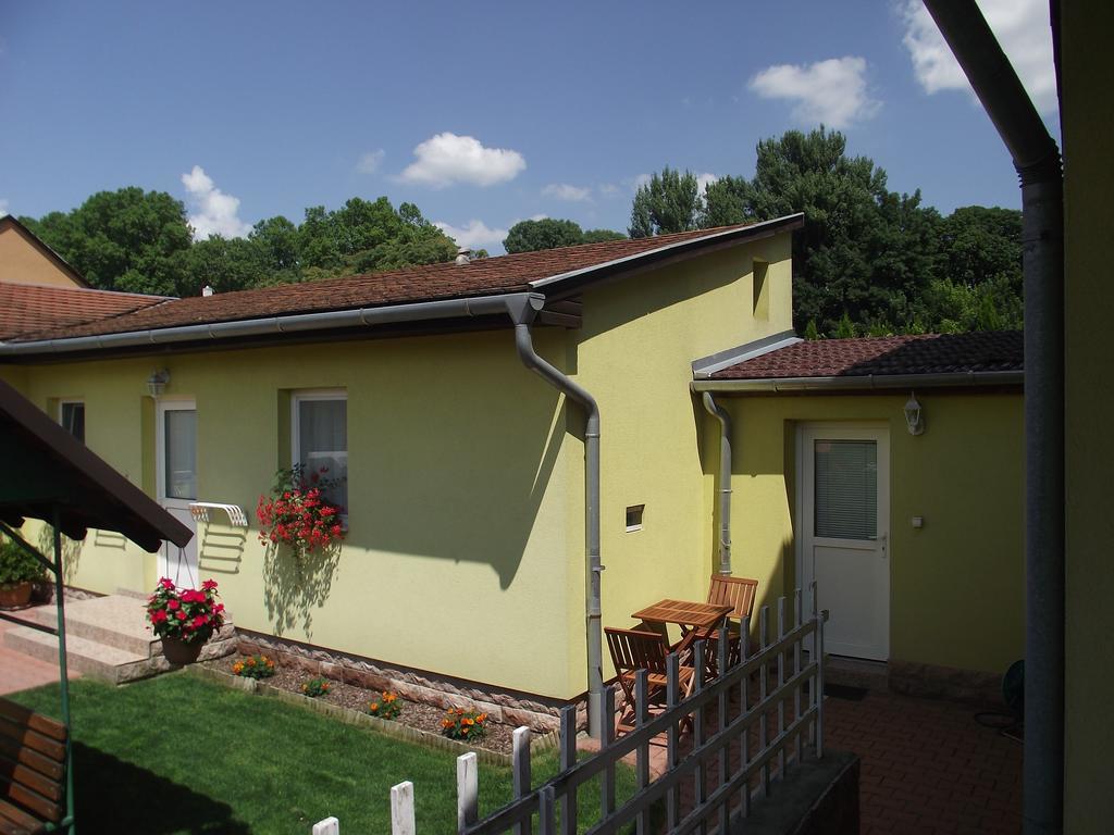 Apartman Kaszas Garden Mosonmagyaróvár Стая снимка