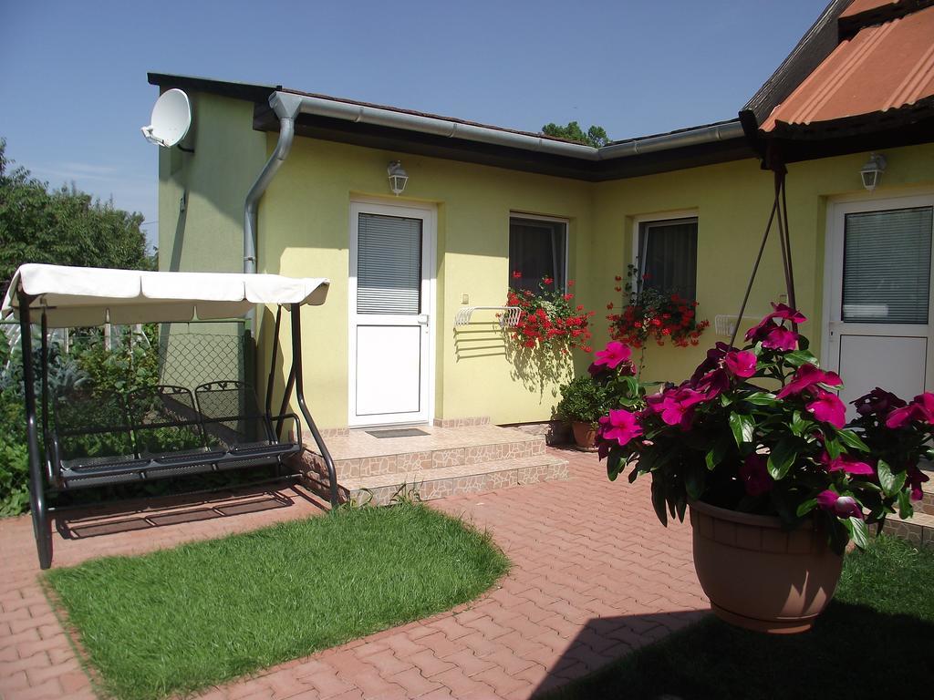 Apartman Kaszas Garden Mosonmagyaróvár Стая снимка