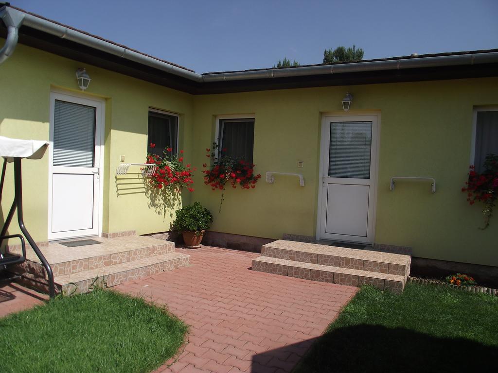 Apartman Kaszas Garden Mosonmagyaróvár Екстериор снимка