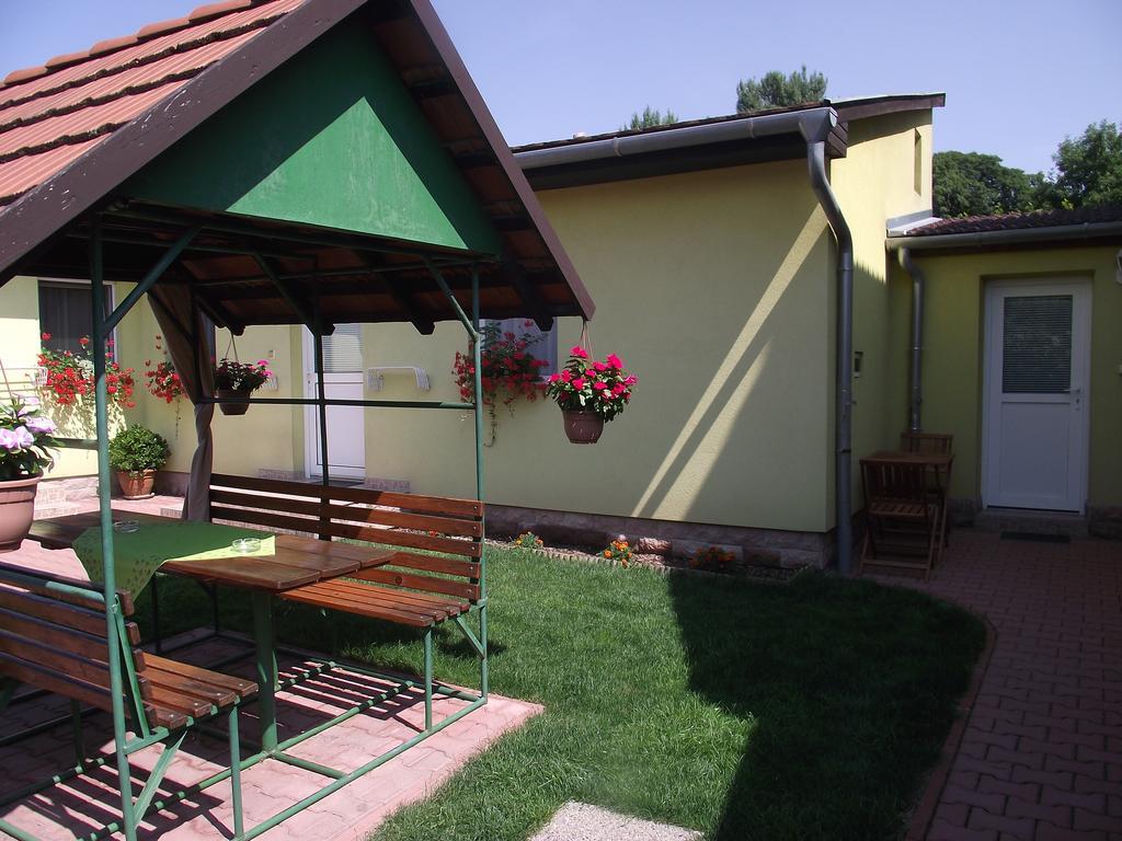 Apartman Kaszas Garden Mosonmagyaróvár Екстериор снимка