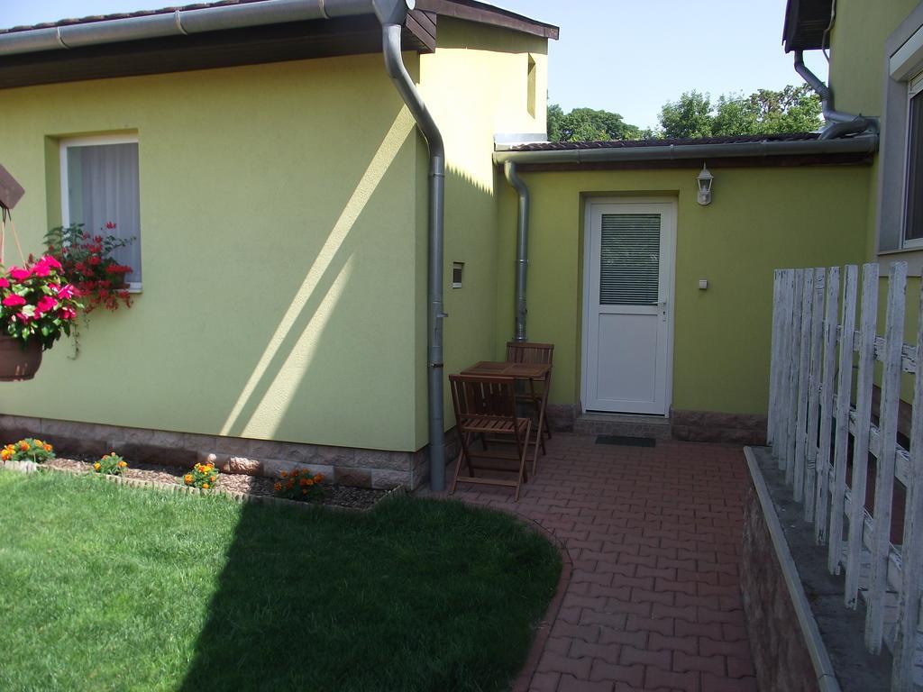 Apartman Kaszas Garden Mosonmagyaróvár Екстериор снимка