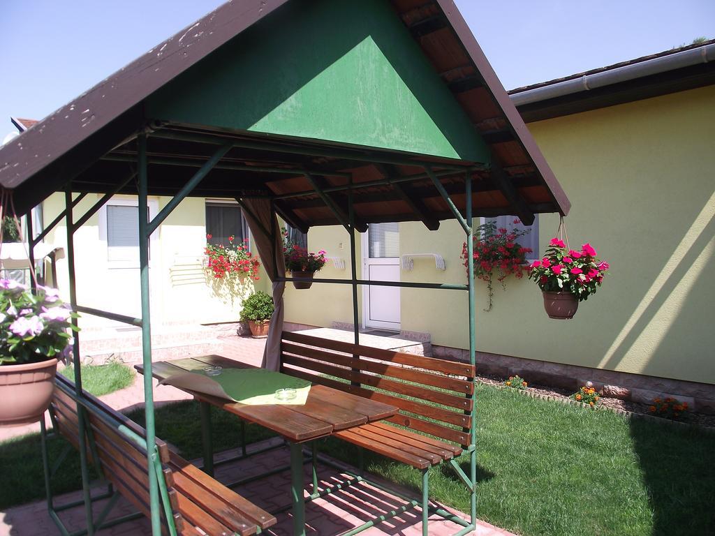 Apartman Kaszas Garden Mosonmagyaróvár Екстериор снимка