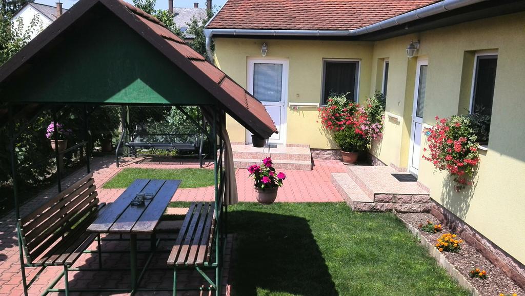 Apartman Kaszas Garden Mosonmagyaróvár Екстериор снимка