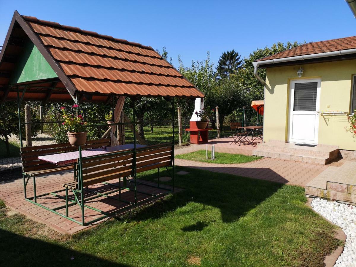 Apartman Kaszas Garden Mosonmagyaróvár Екстериор снимка